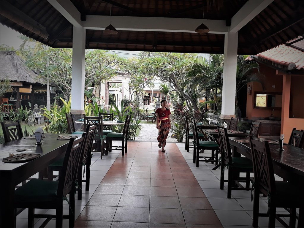 Pakis Ayu Warung Bar & Restaurant